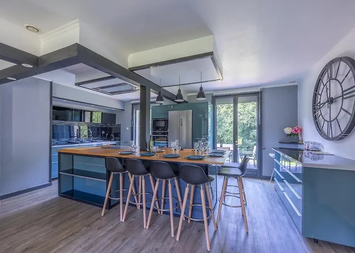 Peaceful House - - Babyfoot - Forest * Ablon