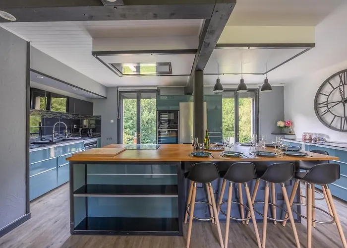 Peaceful House - - Babyfoot - Forest Ablon